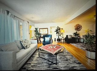 16816 Halper St, Encino, CA 91436