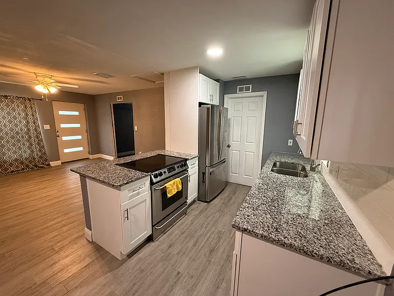 510 Lincoln Rd — Photo 4