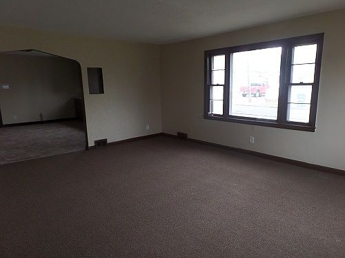 2nd image of 1303 Linwood Ave #1