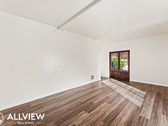 3rd image of 2200 Chestnut Ave #1