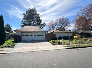 2020 NE 33rd St, Gresham, OR