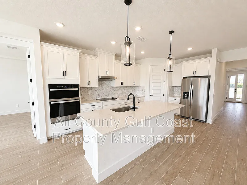 4 bed, 3.0 bath, 2190 sqft, $2,895 — Photo 4