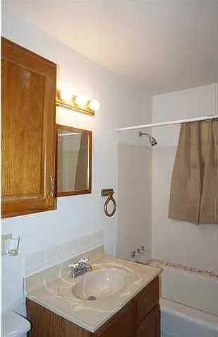 532 S Richmond St — Photo 7
