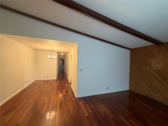 4th image of 738 N Saint Lucas St