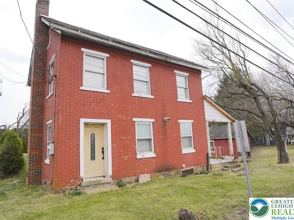 3863 Mauch Chunk Rd, Allentown, PA 18104