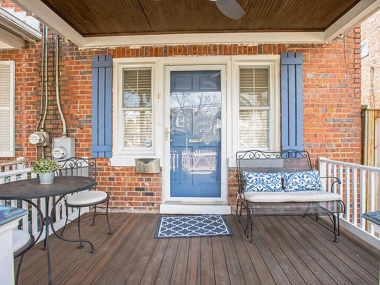 1427 Kearny St NE — Photo 3