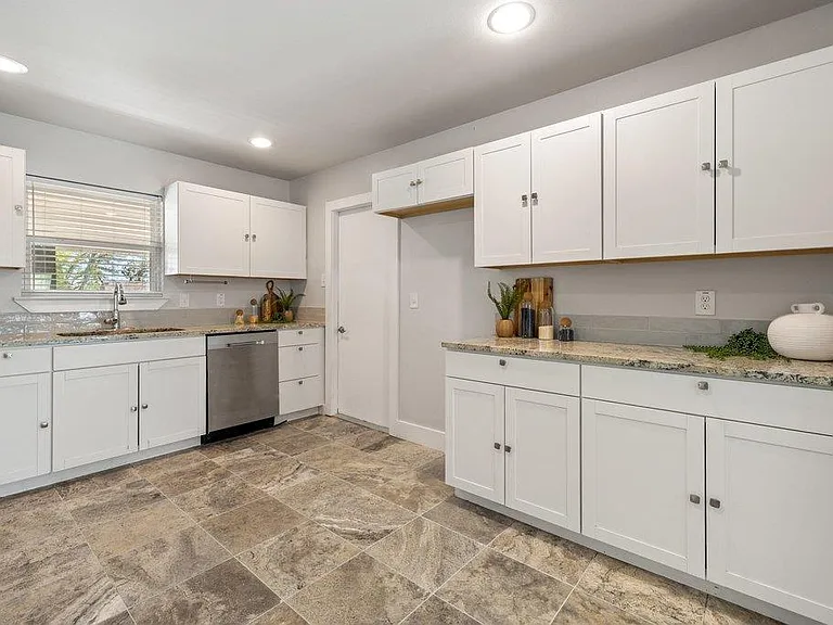 60 Augusta Dr — Photo 15