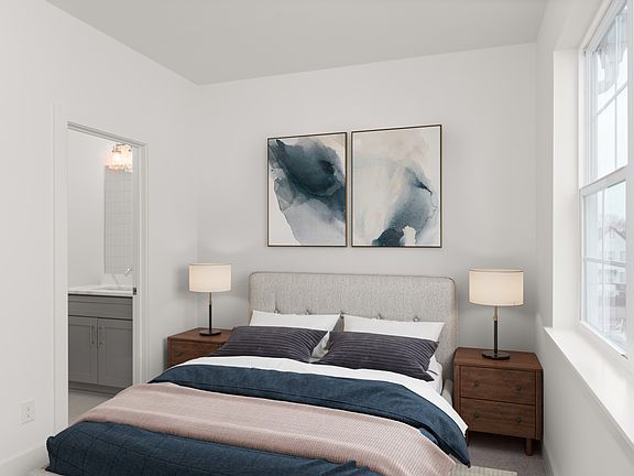 4th image of 700 N Dupont Ave #111