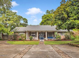 6001 Ridge Rd, Ocean Springs, MS 39564