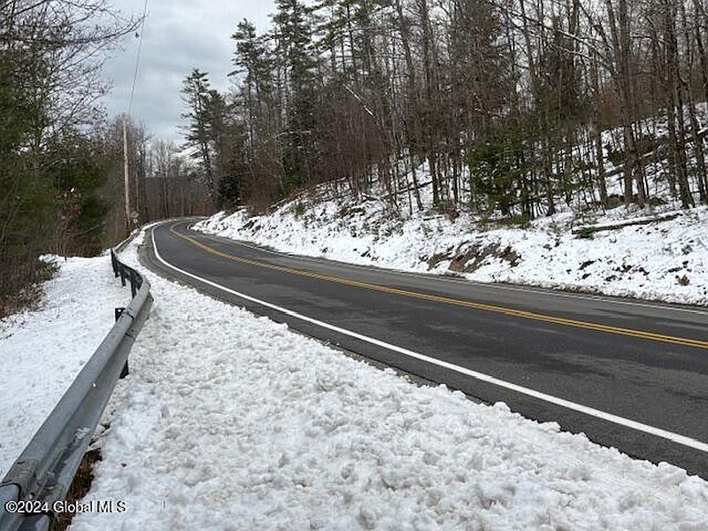 3rd image of 1291 Glen-Athol Road