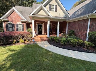 205 River Oaks Dr, Lagrange, GA 30240