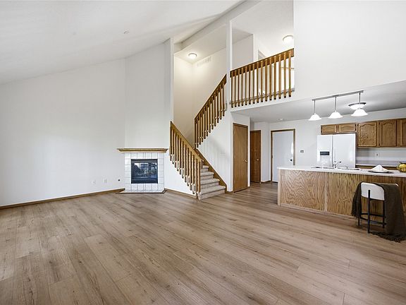 4th image of 3920 Waterview Ct SW #3