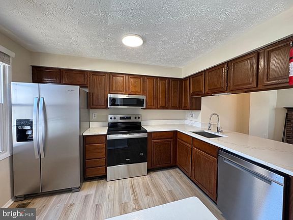 3rd image of 2832 New Providence Ct