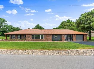 812 W Royle St, Richmond, MO 64085