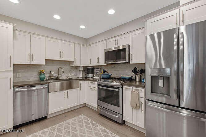 1st image of 5420 Sylmar Ave APT 207