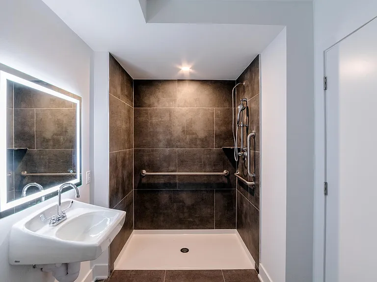 1201 W Girard Ave — Photo 102