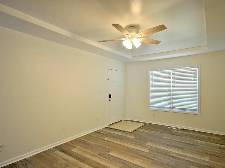 973 Hot Shot Dr — Photo 5