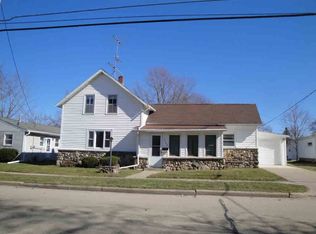 1204 Mill St, New London, WI 54961
