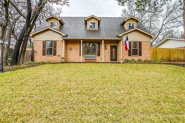 1st image of 2704 Oak Cliff Ln