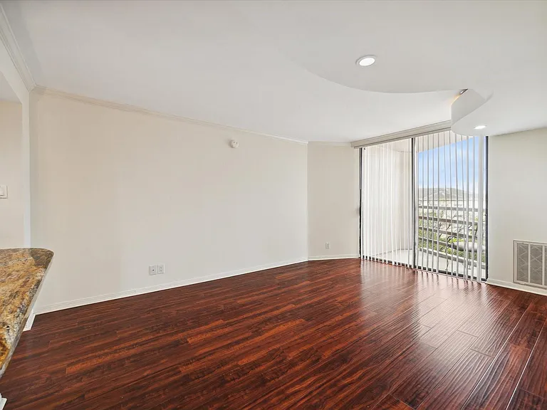 3525 Sage Rd #512 — Photo 6