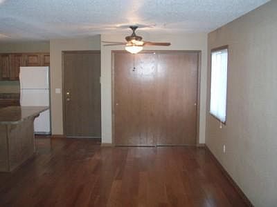 5th image of 886 Wescott Sq