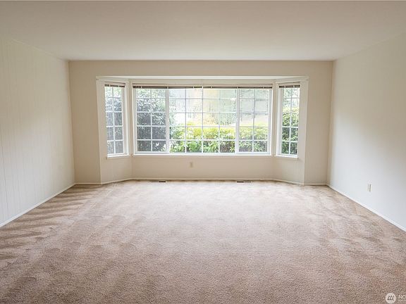 4th image of 233 130th Ave NE