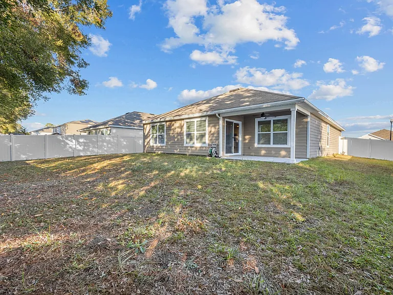 896 NW 253rd Dr — Photo 16
