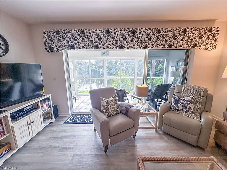 4240 Lake Forest Dr #413 — Photo 12