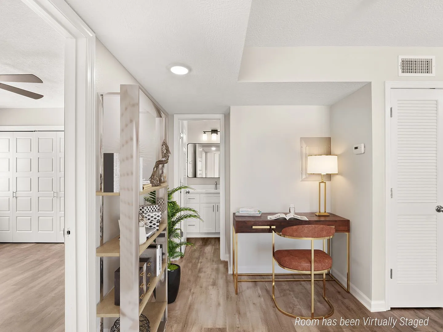 270 Bruce Circle unit 5 — Photo 1