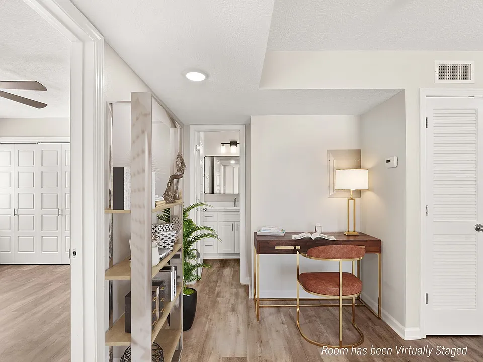 270 Bruce Cir #5