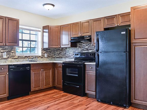 4th image of 5420 NE 22nd Ter APT 24