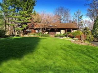 110 Brookview Dr, Woodcliff Lake, NJ 07677