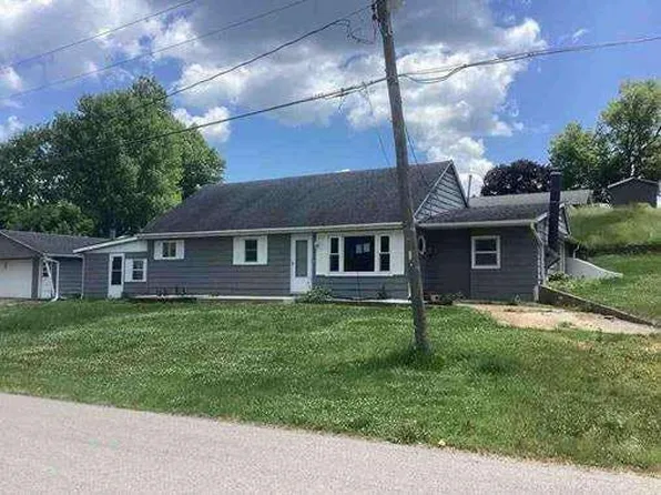 301 N Bluff St, Albany, IL 61230