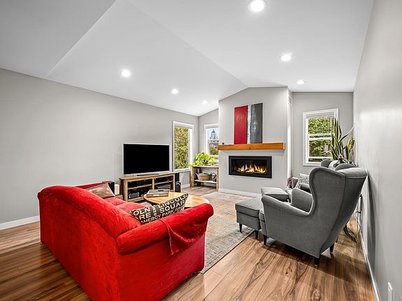 5th image of 3868 Royston Rd