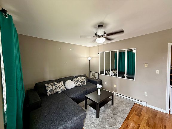 4th image of 725 Northampton St Floor 1