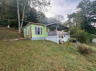 69 Jackson St, Weston, WV 26452