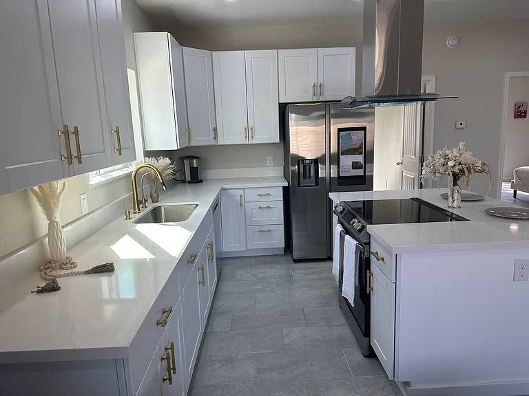 1847 W Juanita Ave — Photo 6