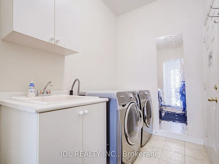 1139 Cenotaph Blvd — Photo 25