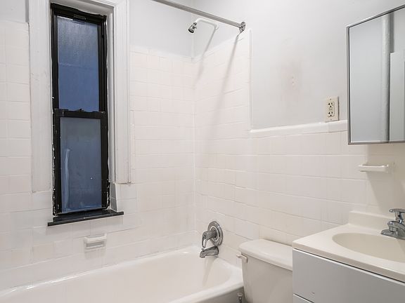 4th image of 142 E 27th St APT 3B