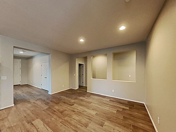5th image of 17470 W Oberlin Way