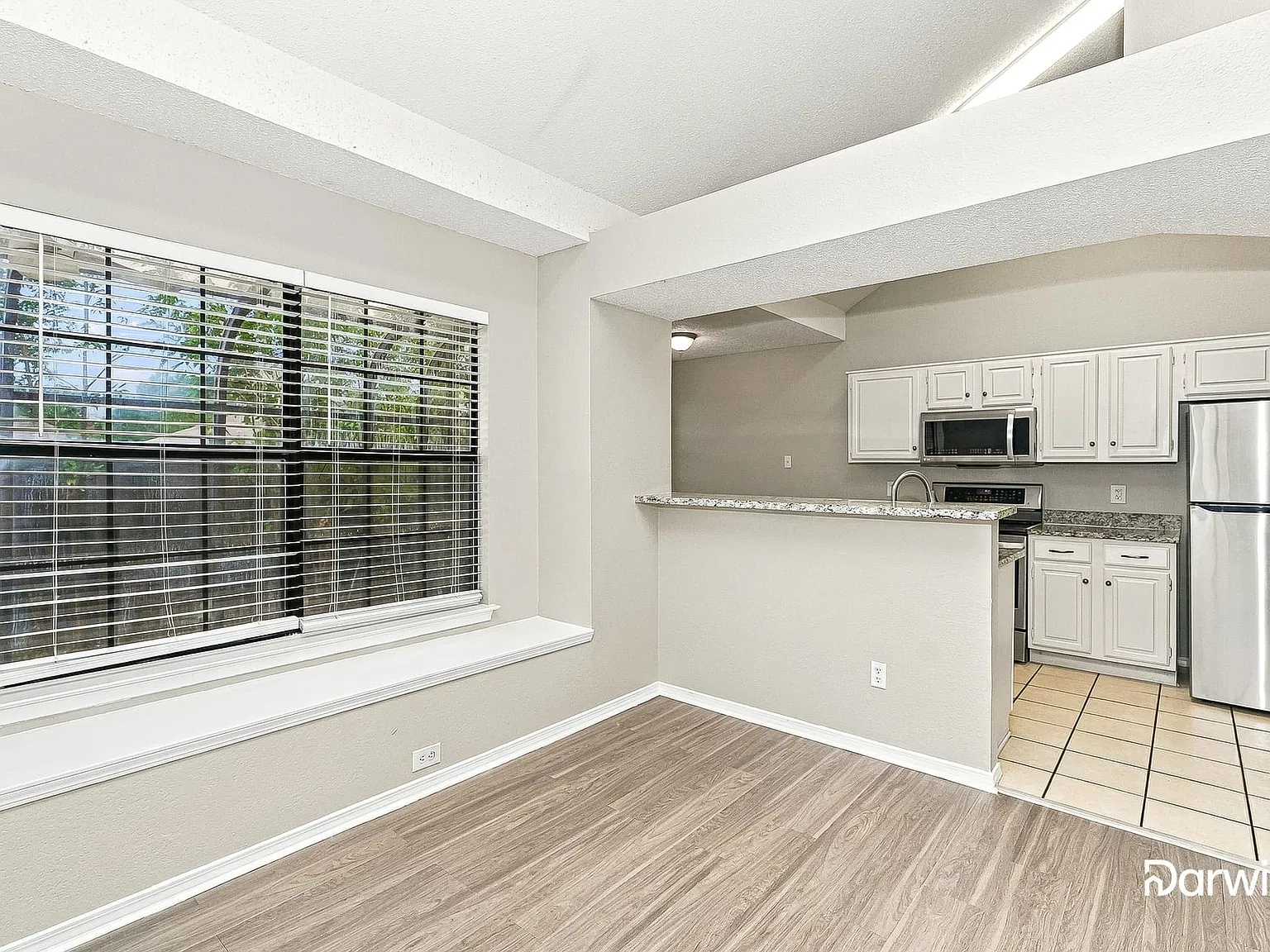 3 bed, 2.0 bath, 1444 sqft, $2,440 — Photo 4