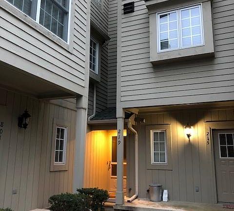 5th image of 219 N Maple Ave #1