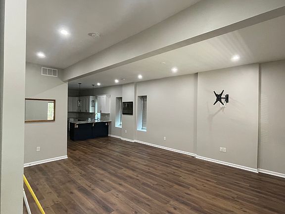 2nd image of 3236 Peery Ave