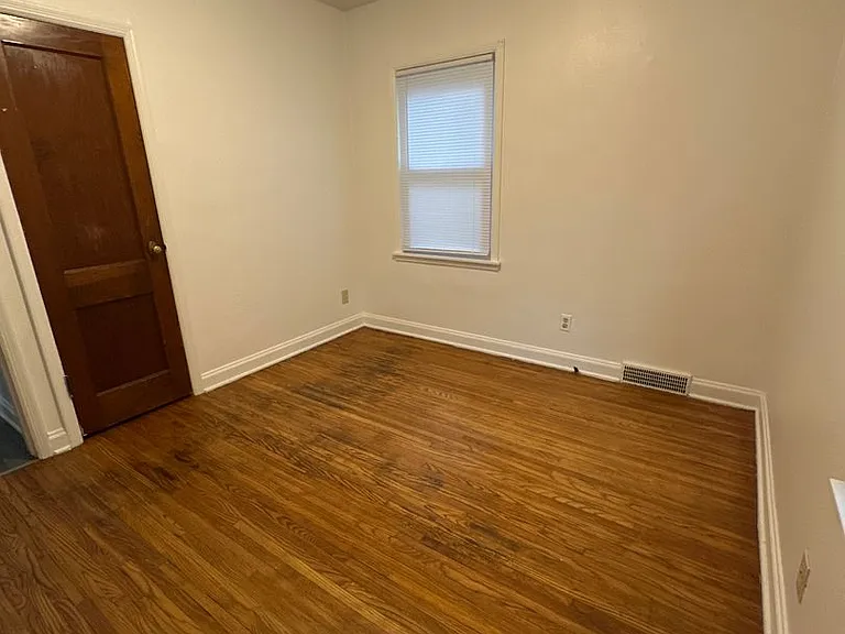 1727 Franklin St — Photo 6