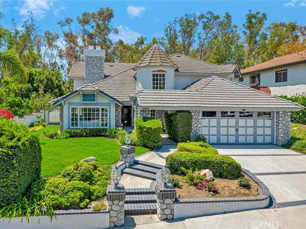1052 Castlerock Ln, Santa Ana, CA 92705