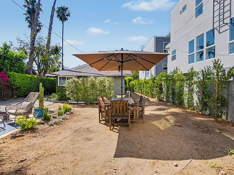6609 Leland Way — Photo 15