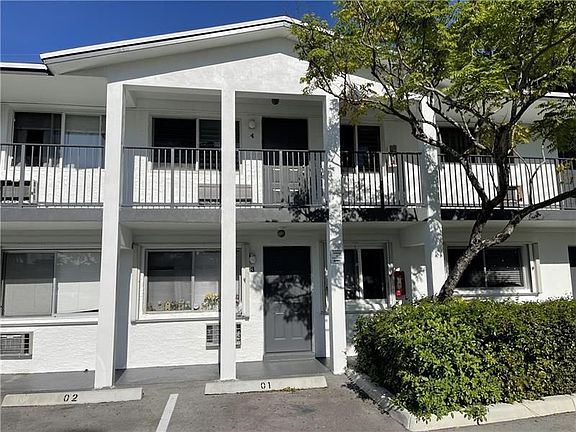 3rd image of 1812 E Oakland Park Blvd APT 30