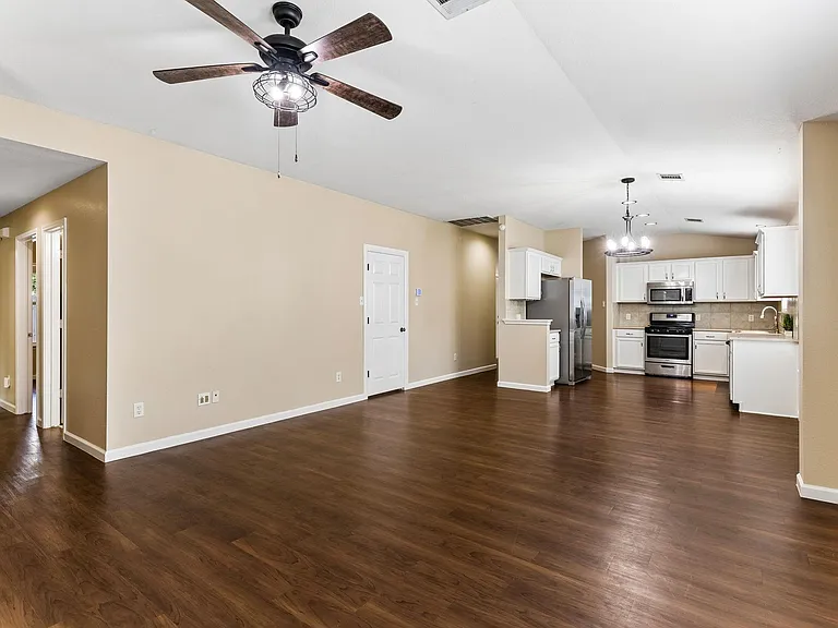 1911 Ralph C Craig Ln — Photo 11