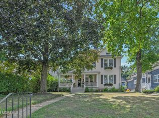 88 McLaren St, Red Bank, NJ 07701