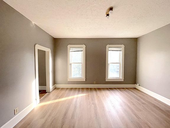 3rd image of 1214 Pleasant St #1